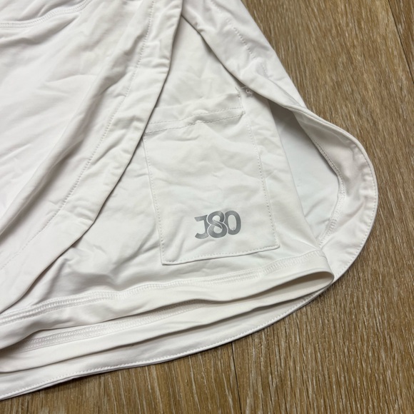 J80 - Picture 3 of 3